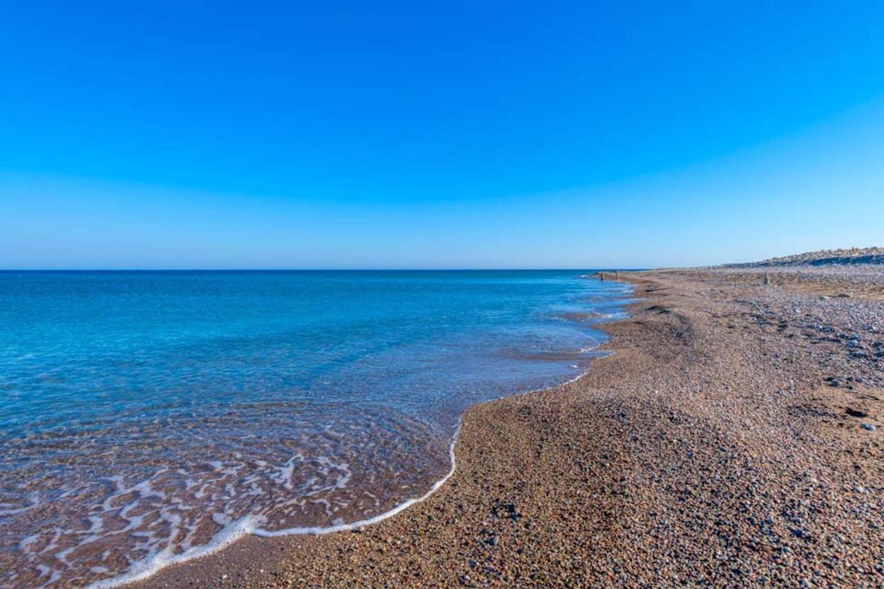 Seashore Beachfront Villa 拉卡尼亚 外观 照片